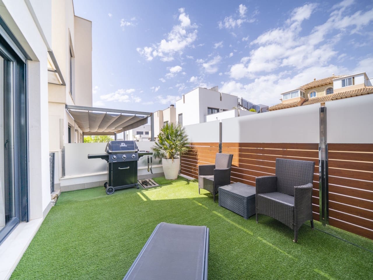 Chalet de 5 habitaciones en Aguas Nuevas en venta con piscina - 559.000 € (Ref: 10045291)