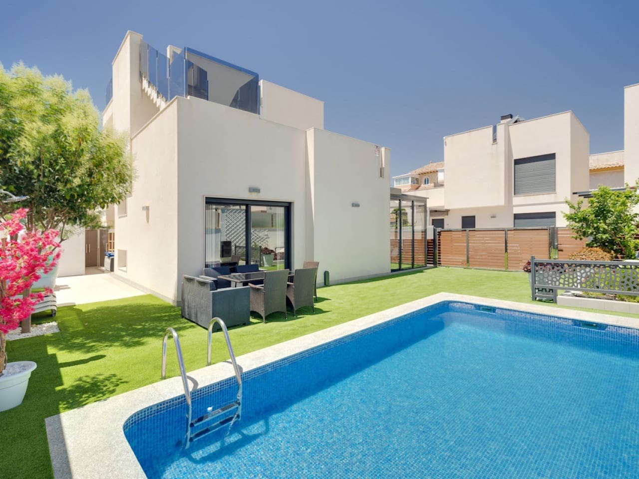 Chalet de 5 habitaciones en Aguas Nuevas en venta con piscina - 559.000 € (Ref: 10045291)