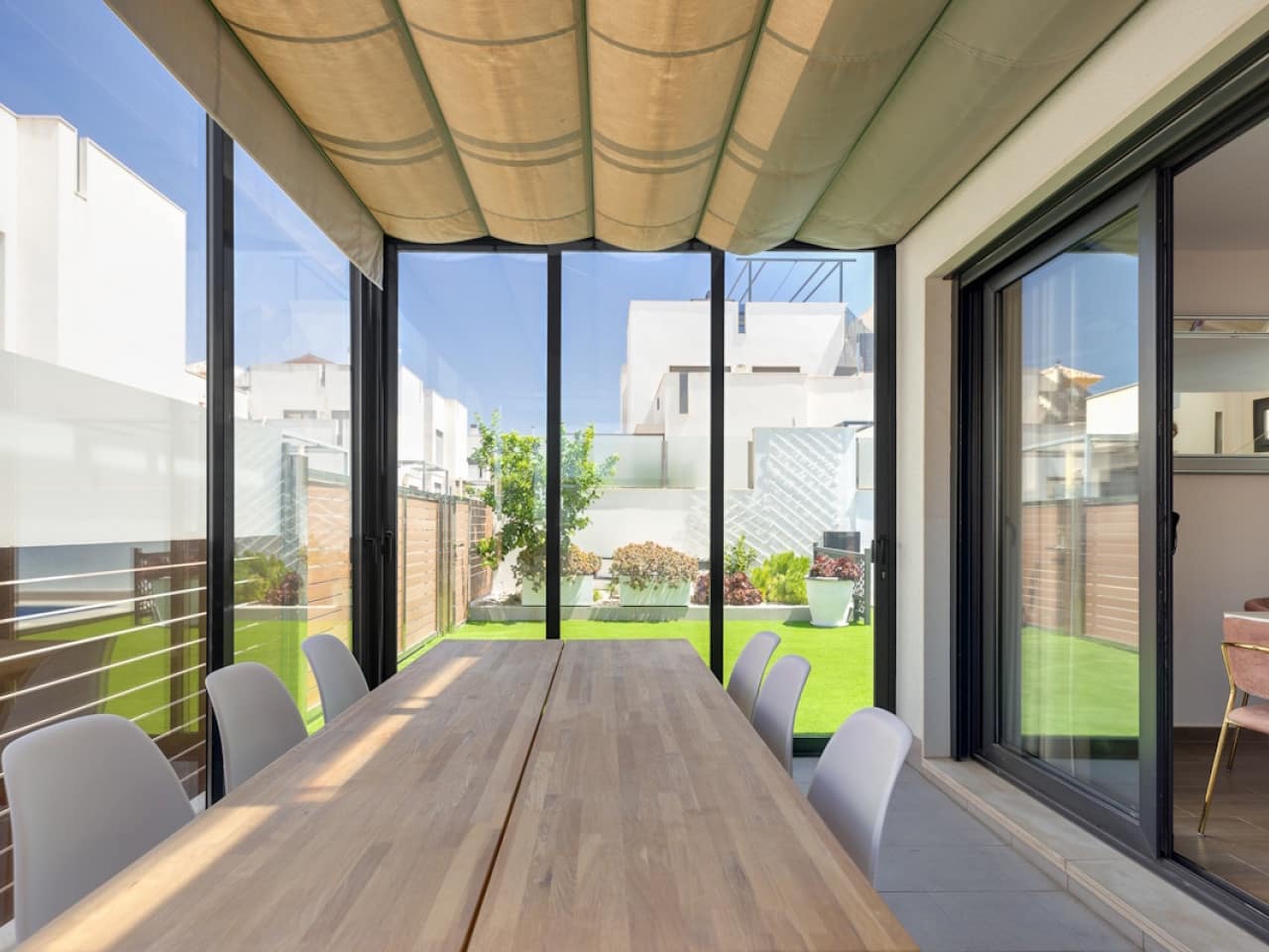 Chalet de 5 habitaciones en Aguas Nuevas en venta con piscina - 559.000 € (Ref: 10045291)