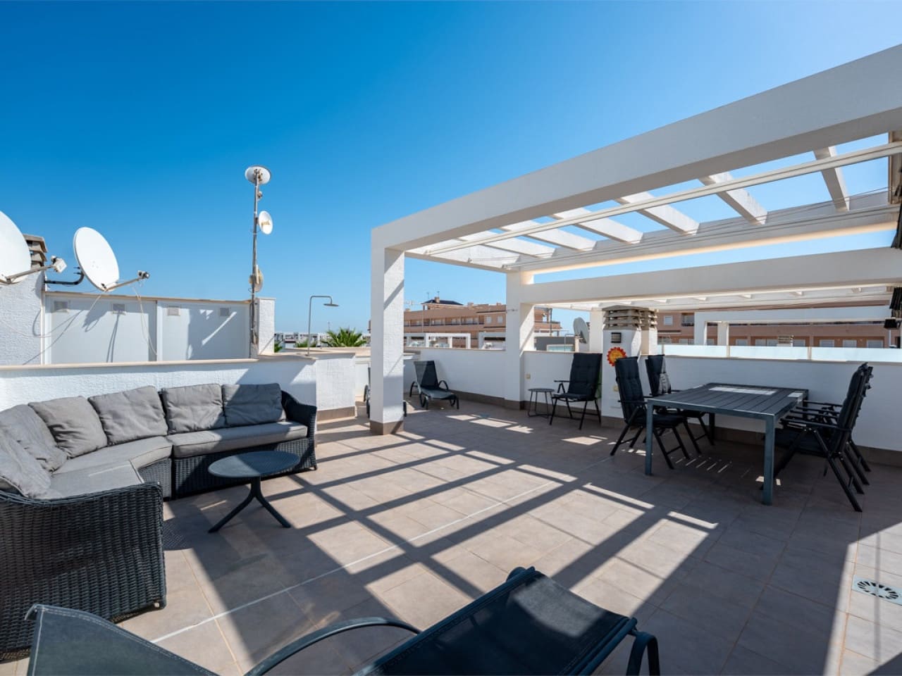 2 bedroom Apartment for sale in Orihuela Costa with pool garage - € 299,900 (Ref: 10075631)