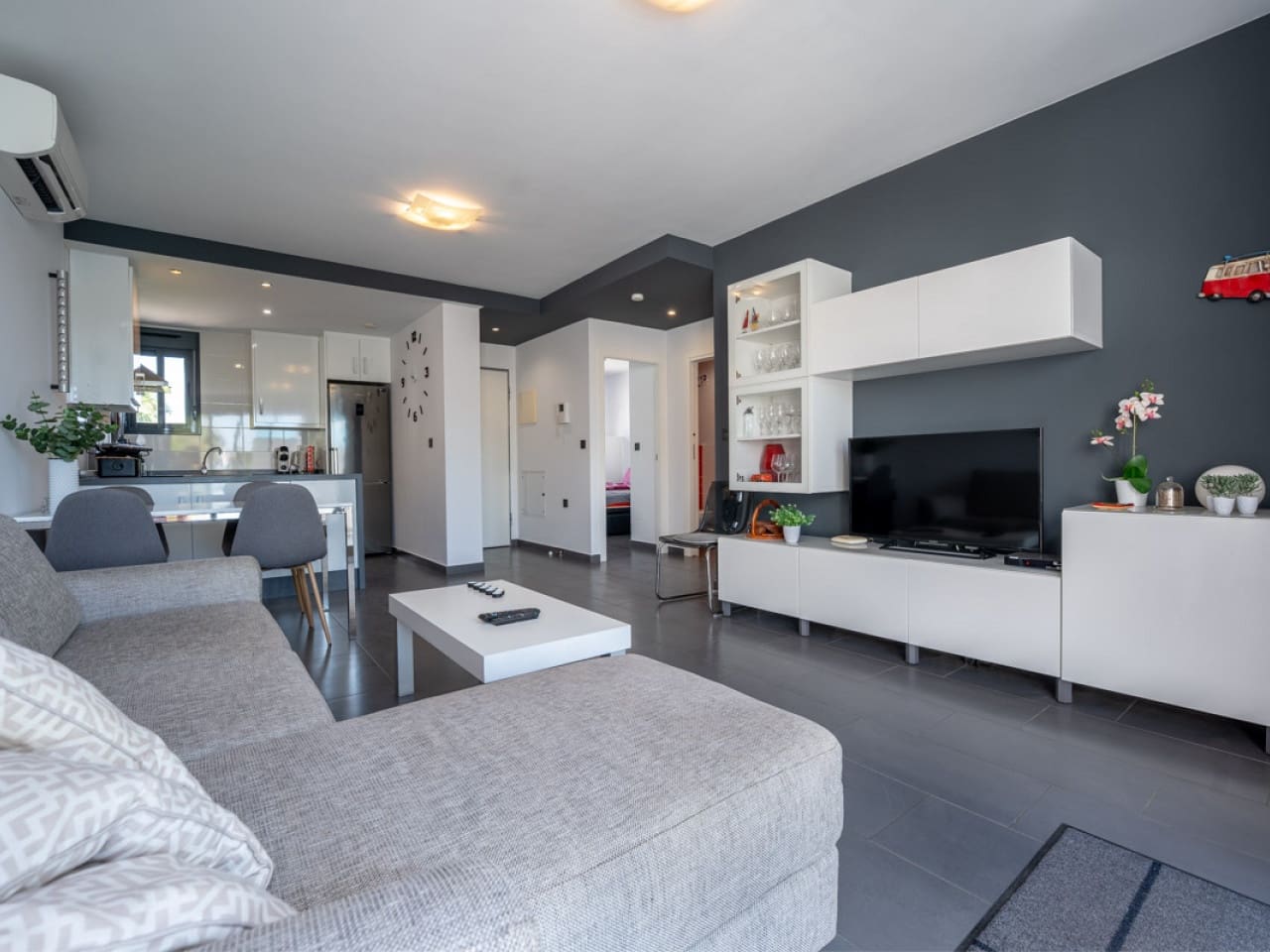 2 bedroom Apartment for sale in Orihuela Costa with pool garage - € 299,900 (Ref: 10075631)