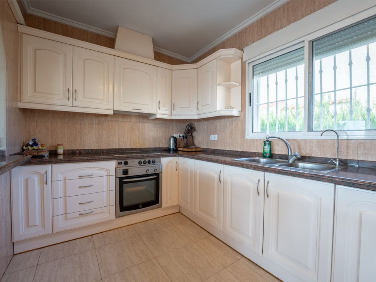 5 slaapkamer Villa te koop in Ciudad Quesada met zwembad garage - € 595.000 (Ref: 10075633)