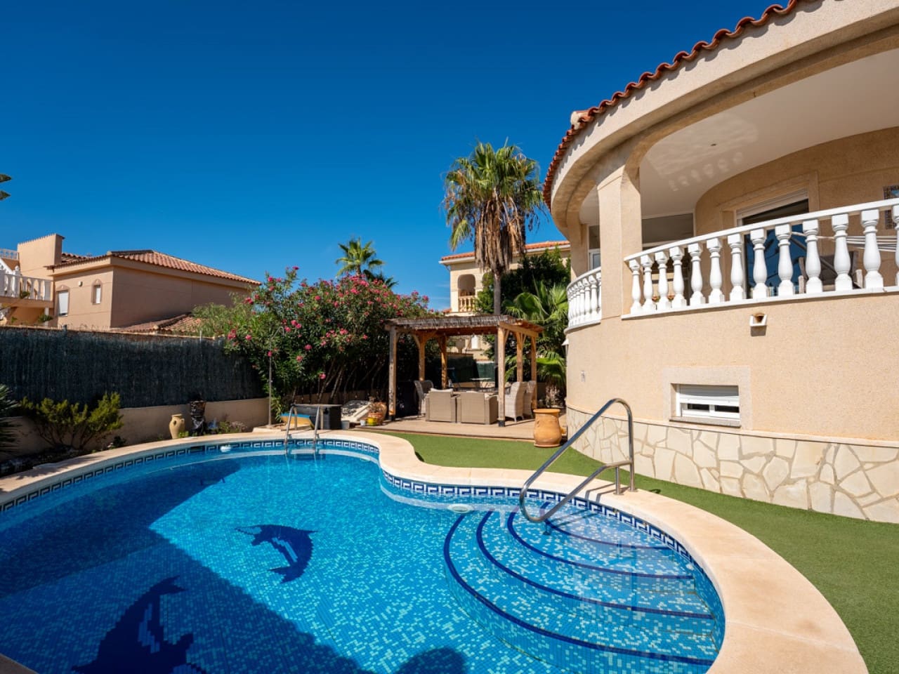 5 slaapkamer Villa te koop in Ciudad Quesada met zwembad garage - € 595.000 (Ref: 10075633)