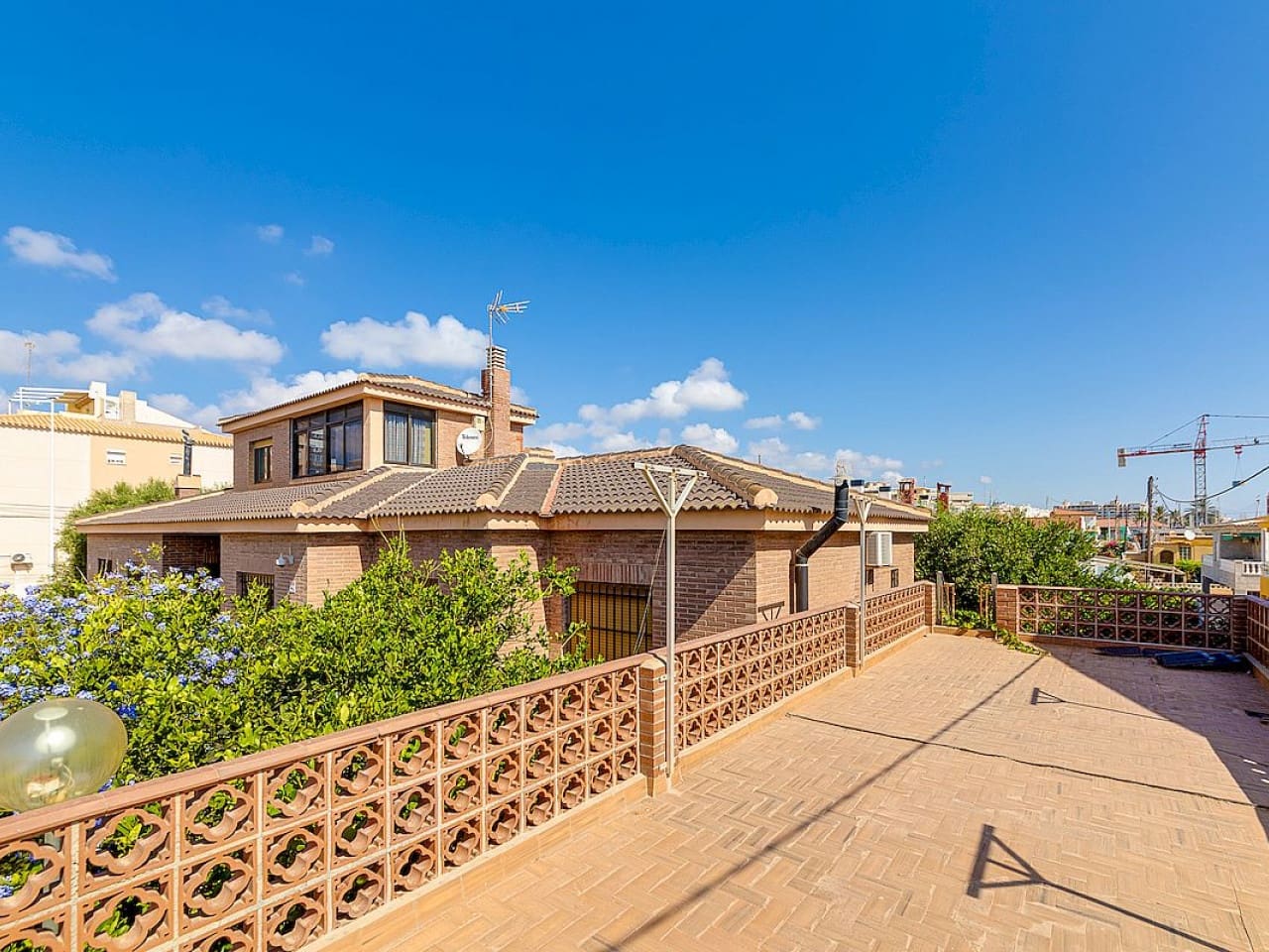 4 bedroom Villa for sale in La Mata with pool garage - € 850,000 (Ref: 10078341)