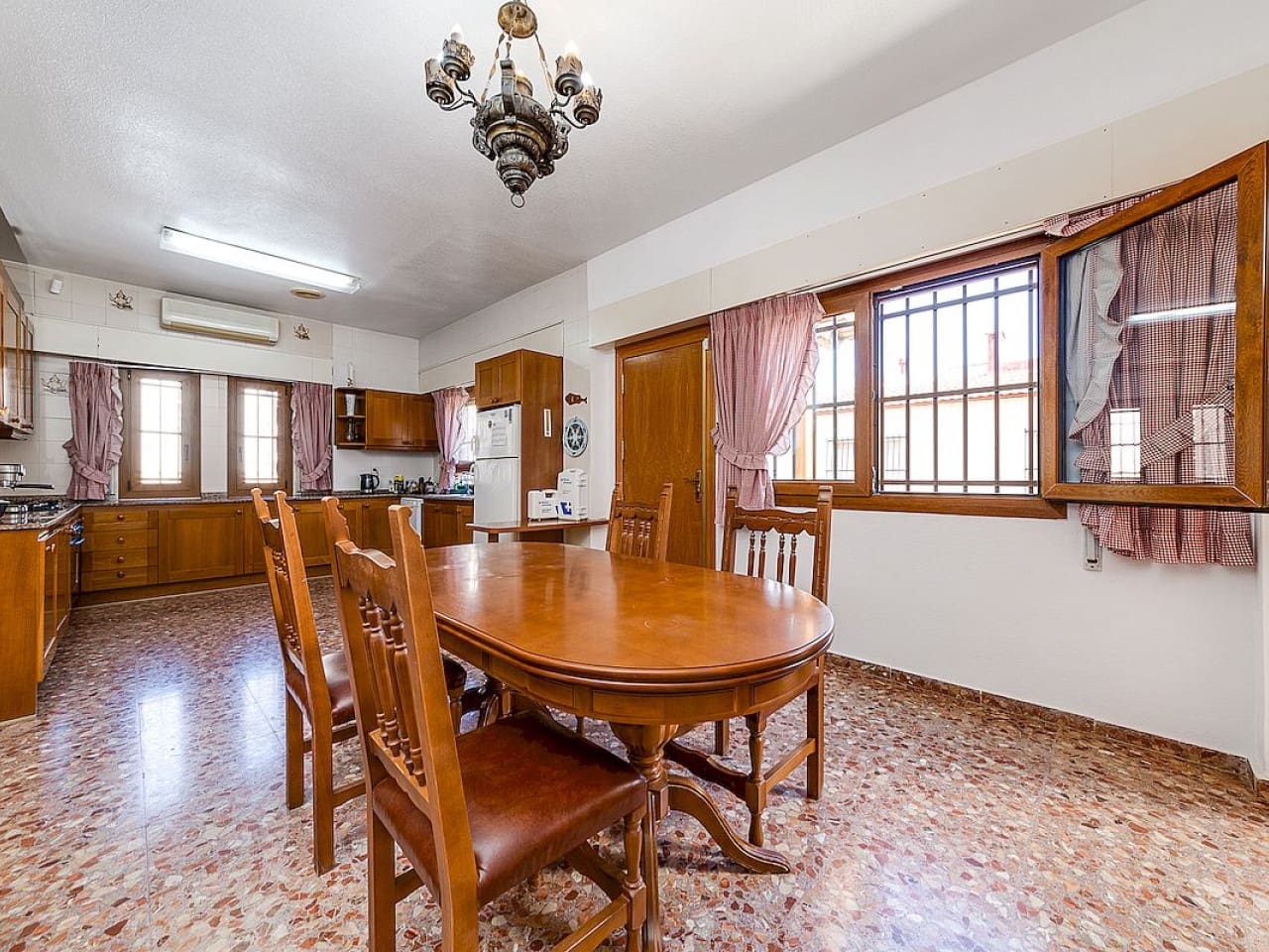 4 bedroom Villa for sale in La Mata with pool garage - € 850,000 (Ref: 10078341)