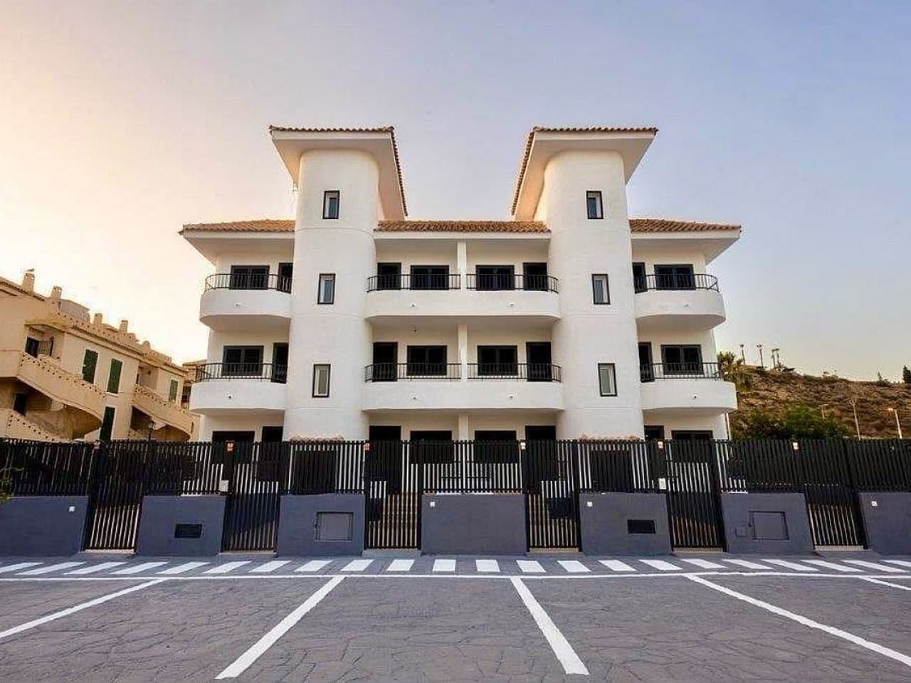2 quarto Penthouse para venda em Puerto de Mazarron com piscina - 135 000 € (Ref: 10081209)