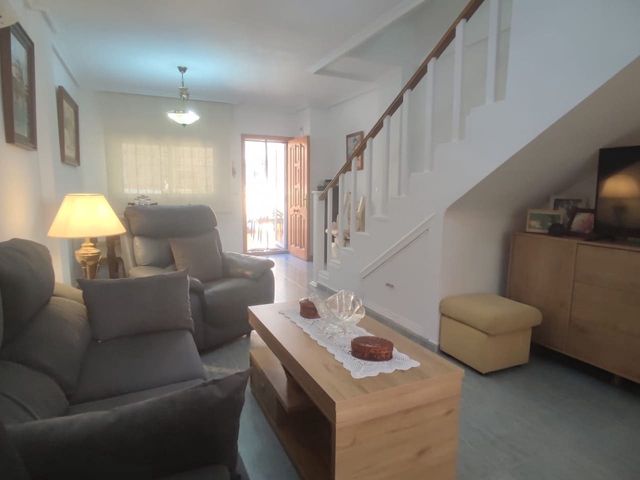 3 sovrum Hus till salu i Playa Flamenca, Orihuela med pool - 200 000 € (Ref: 10102592)