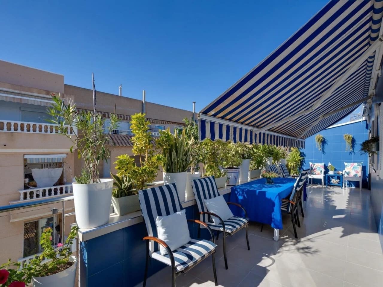 3 soverom Leilighet til salgs i Torrevieja med svømmebasseng garasje - € 329 000 (Ref: 10102593)