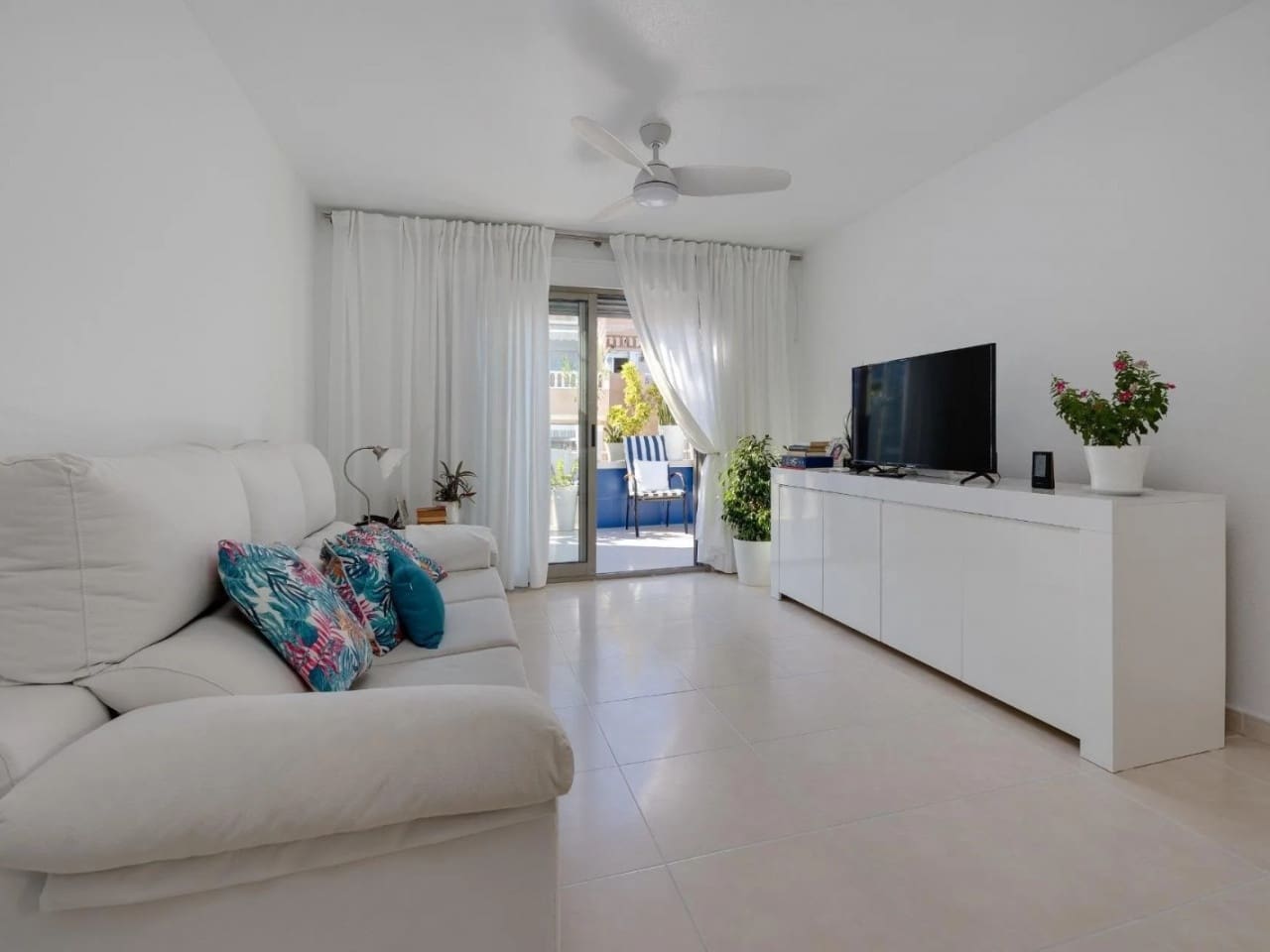 3 soverom Leilighet til salgs i Torrevieja med svømmebasseng garasje - € 329 000 (Ref: 10102593)