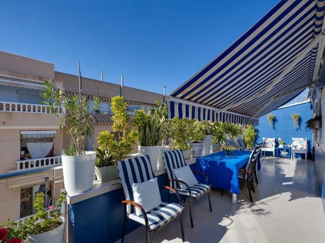 3 soveværelse Lejlighed til salg i Torrevieja med swimmingpool garage - € 329.000 (Ref: 10102593)