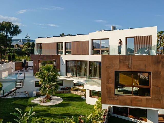 4 soveværelse Villa til salg i Benidorm med swimmingpool - € 2.825.000 (Ref: 10139706)
