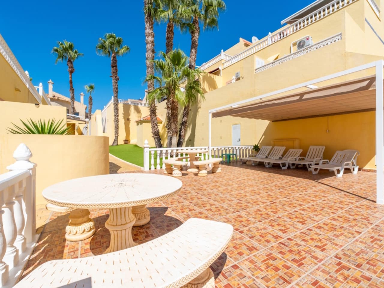 2 soverom Hus til salgs i Orihuela Costa med svømmebasseng garasje - € 229 800 (Ref: 10144725)