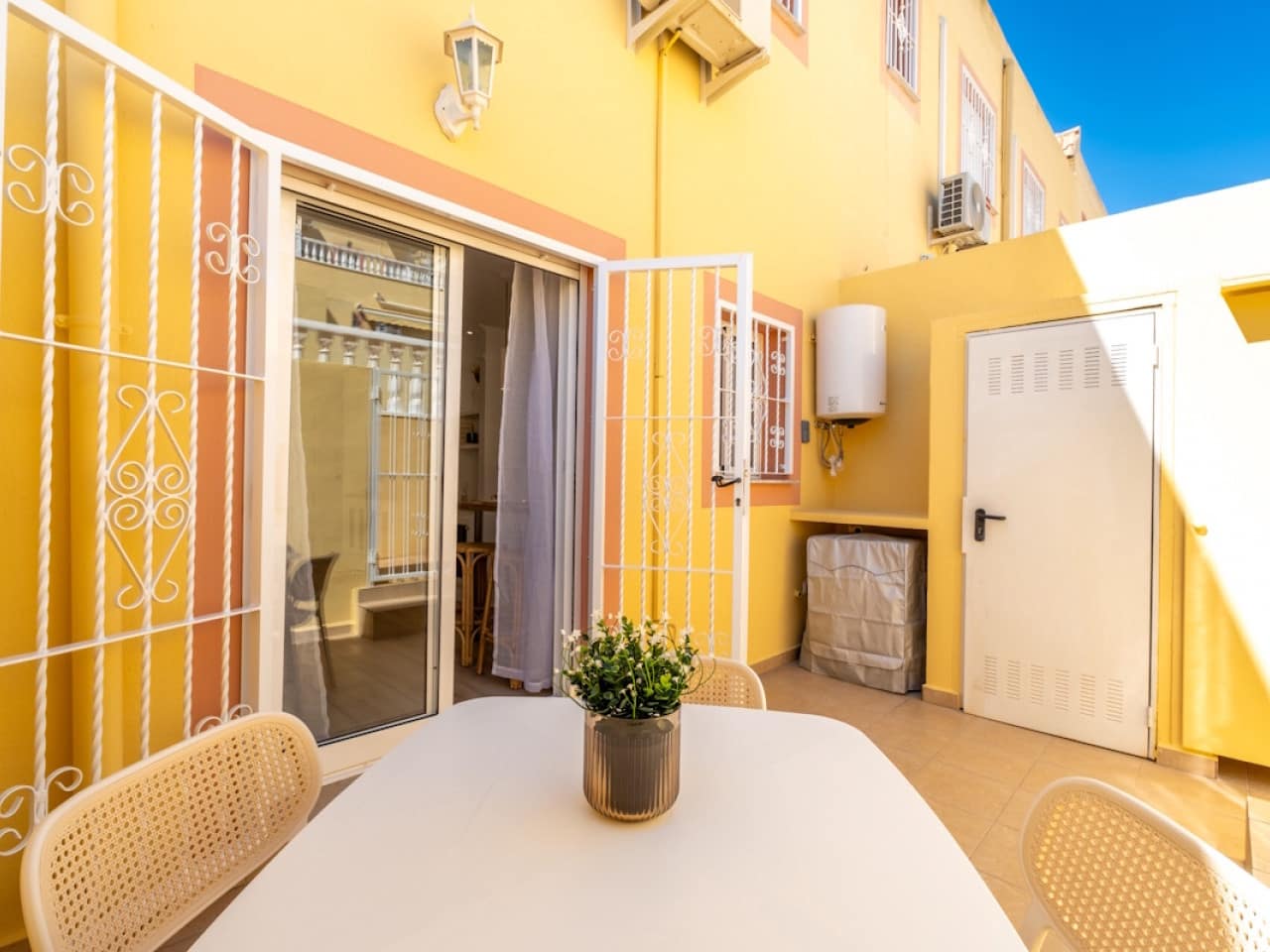 2 soverom Hus til salgs i Orihuela Costa med svømmebasseng garasje - € 229 800 (Ref: 10144725)