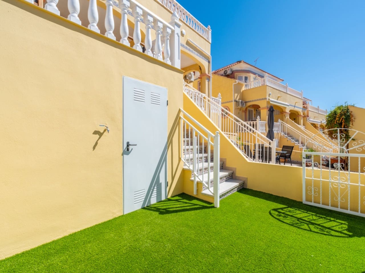 2 soverom Hus til salgs i Orihuela Costa med svømmebasseng garasje - € 229 800 (Ref: 10144725)