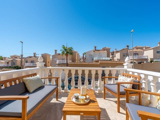 2 soverom Hus til salgs i Orihuela Costa, Orihuela med svømmebasseng garasje - € 229 800 (Ref: 10144725)