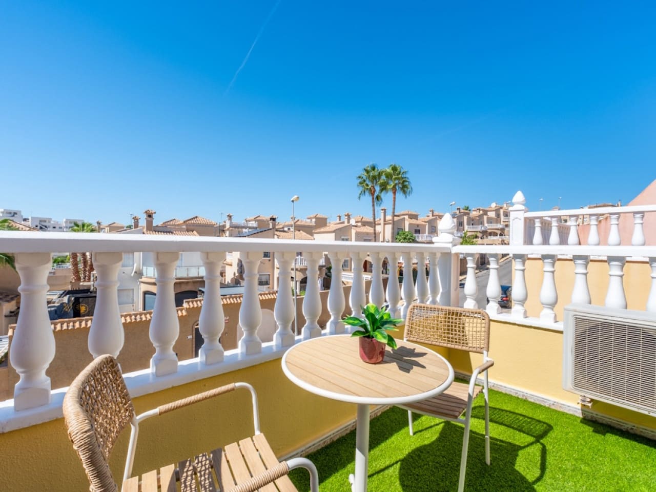2 soverom Hus til salgs i Orihuela Costa med svømmebasseng garasje - € 229 800 (Ref: 10144725)