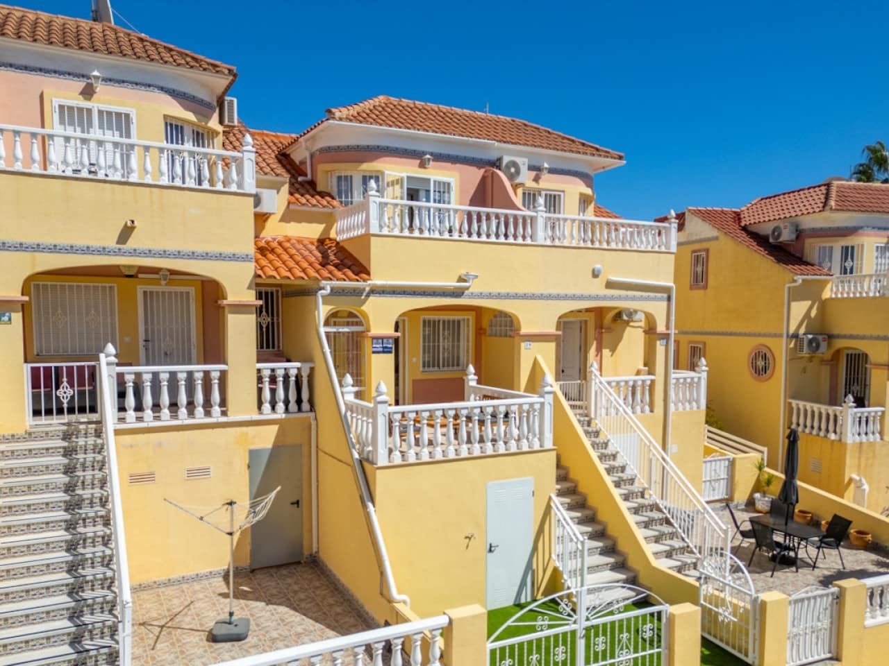 2 soverom Hus til salgs i Orihuela Costa med svømmebasseng garasje - € 229 800 (Ref: 10144725)