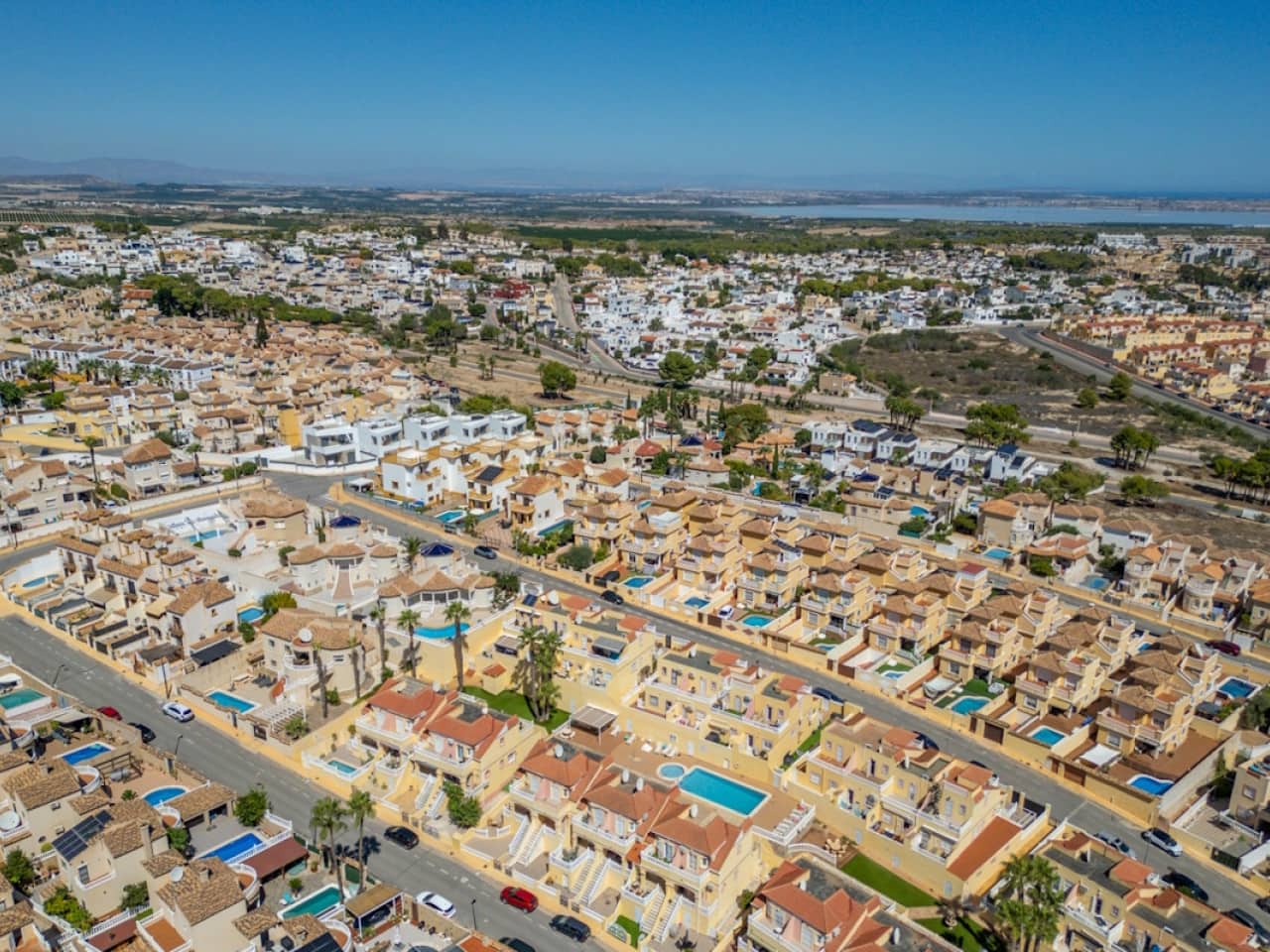 2 soverom Hus til salgs i Orihuela Costa med svømmebasseng garasje - € 229 800 (Ref: 10144725)