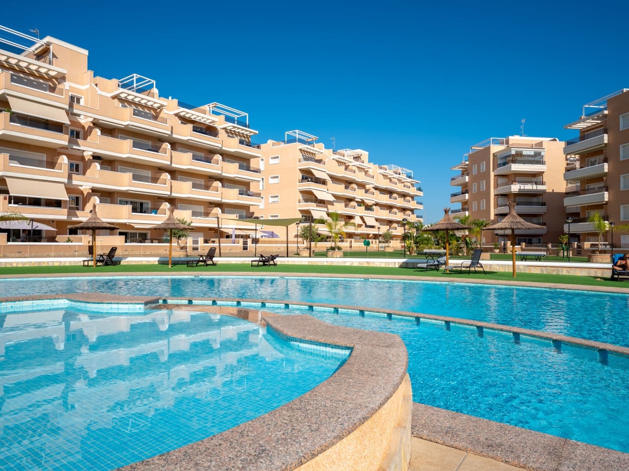 3 soveværelse Lejlighed til salg i El Raso med swimmingpool garage - € 398.000 (Ref: 10155266)