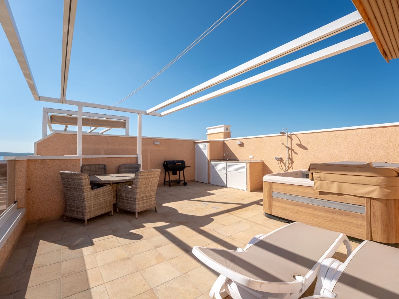 3 soveværelse Lejlighed til salg i El Raso med swimmingpool garage - € 398.000 (Ref: 10155266)