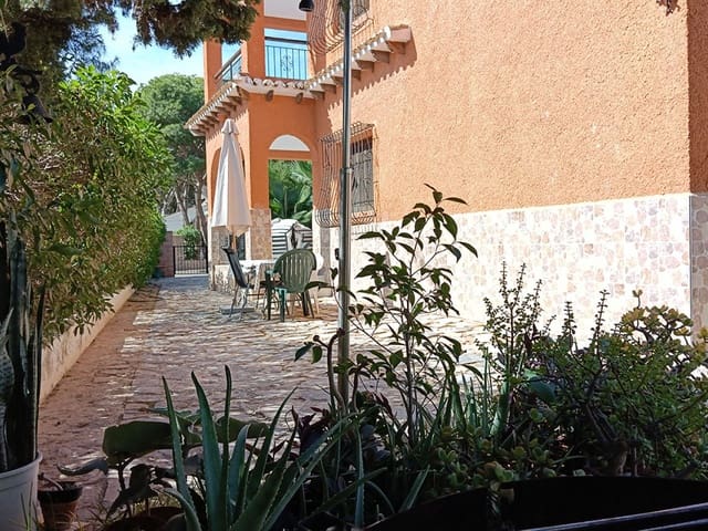 4 slaapkamer Villa te koop in Punta Prima, Orihuela - € 599.000 (Ref: 10157882)