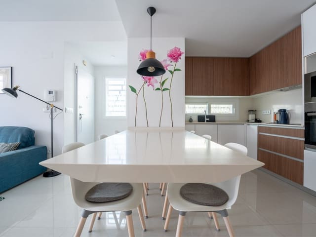 3 chambre Villa/Maison Mitoyenne à vendre à Torrevieja avec piscine garage - 299 900 € (Ref: 10162273)