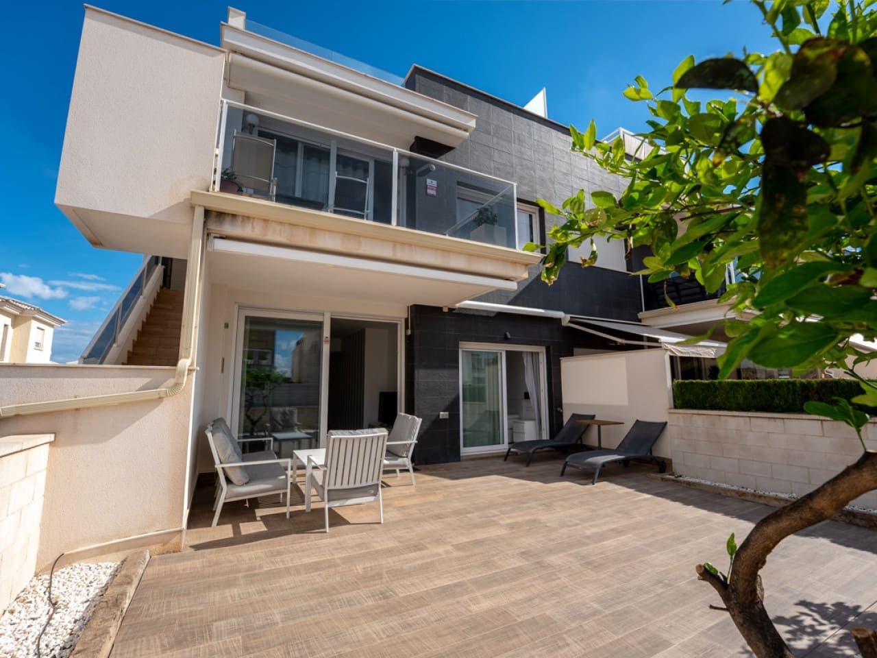 3 sovrum Radhus till salu i Torrevieja med pool garage - 299 900 € (Ref: 10162273)