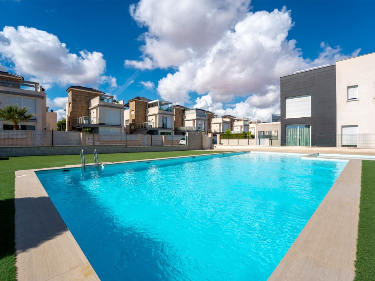 3 sovrum Radhus till salu i Torrevieja med pool garage - 299 900 € (Ref: 10162273)