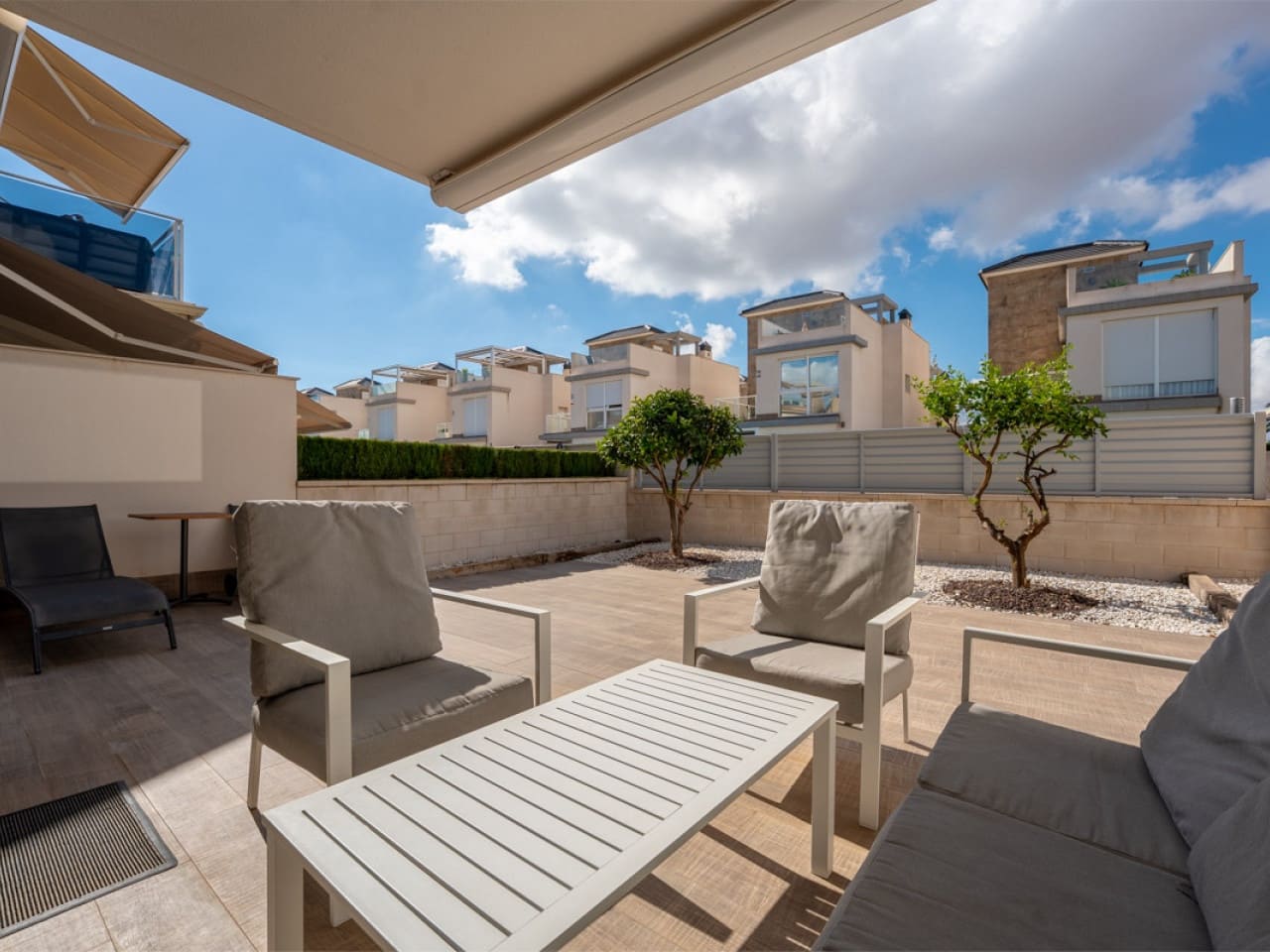 3 sovrum Radhus till salu i Torrevieja med pool garage - 299 900 € (Ref: 10162273)