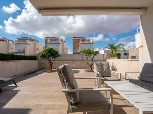 3 chambre Villa/Maison Mitoyenne à vendre à Torrevieja avec piscine garage - 299 900 € (Ref: 10162273)