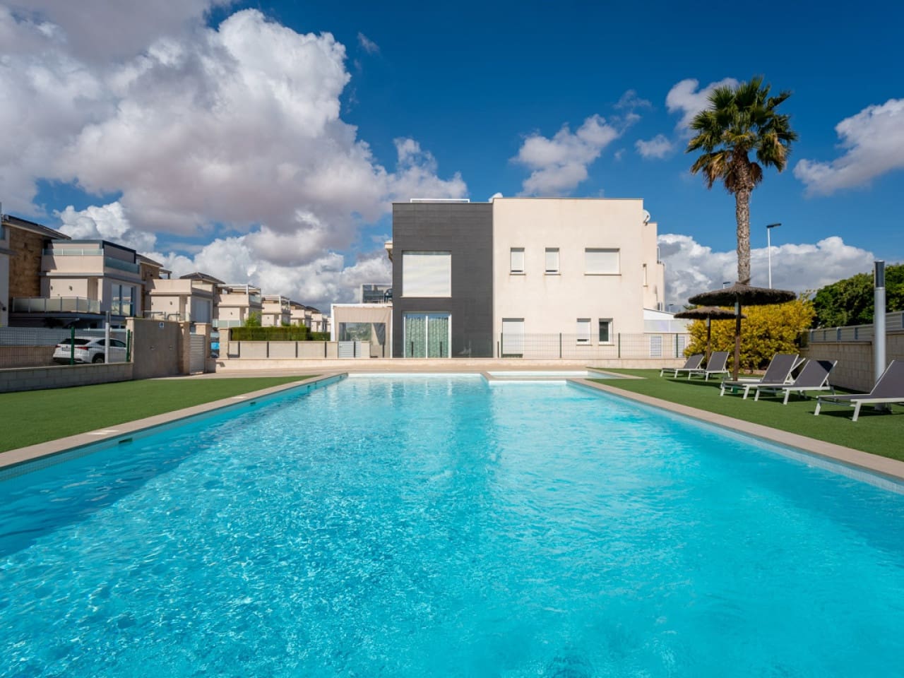 3 sovrum Radhus till salu i Torrevieja med pool garage - 299 900 € (Ref: 10162273)