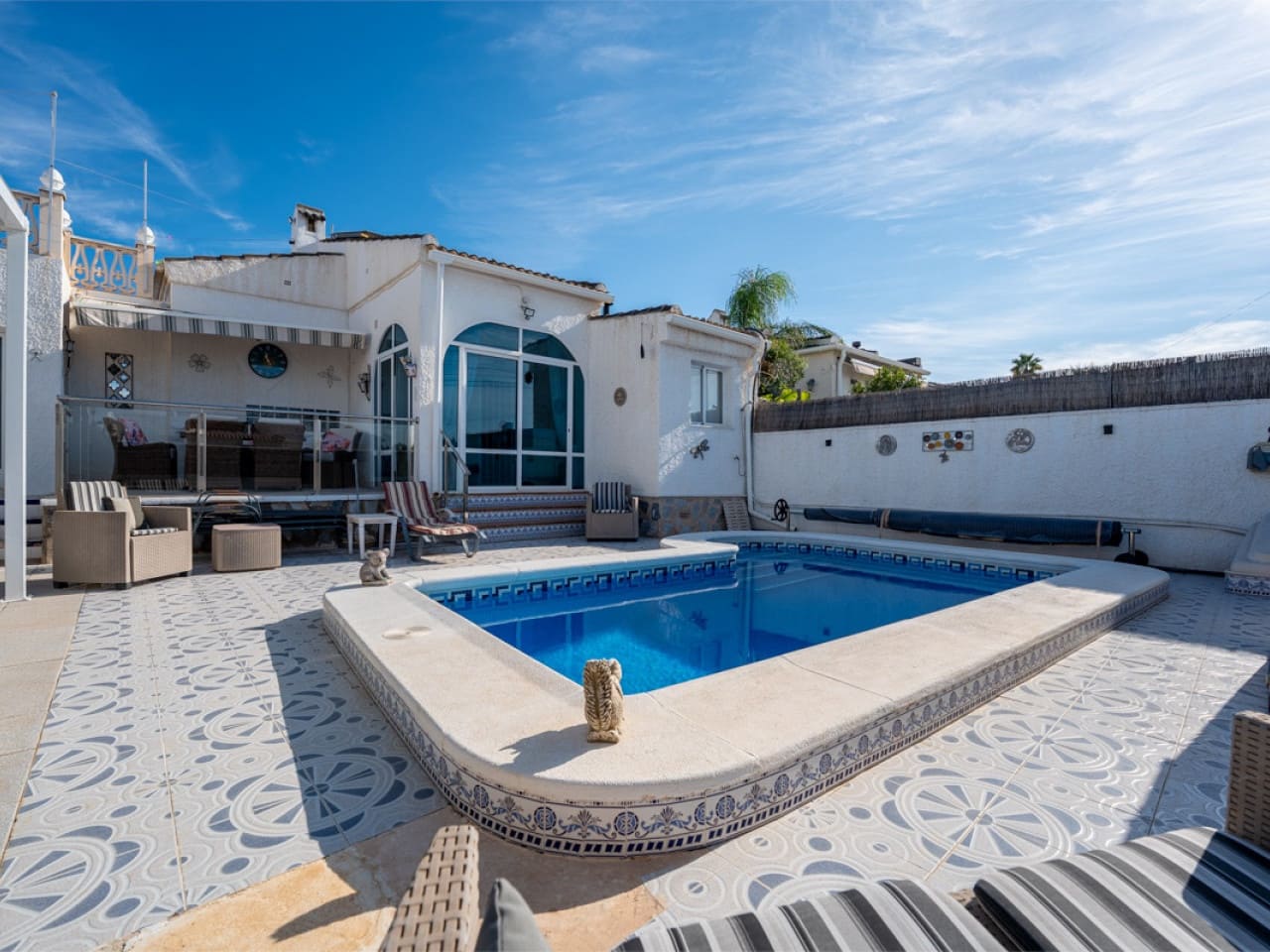 3 soveværelse Villa til salg i San Luis med swimmingpool garage - € 330.000 (Ref: 10168720)