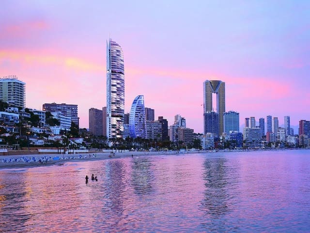 2 soveværelse Lejlighed til salg i Benidorm med swimmingpool - € 1.058.000 (Ref: 9318222)