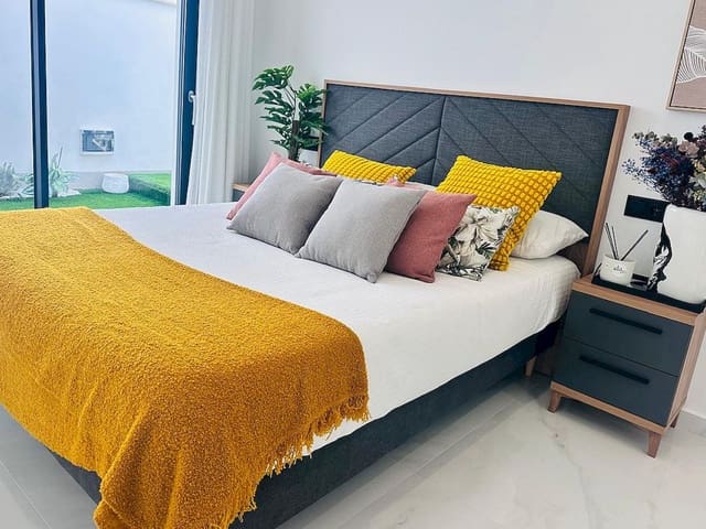 3 bedroom Villa for sale in San Pedro del Pinatar with pool - € 465,000 (Ref: 9318232)