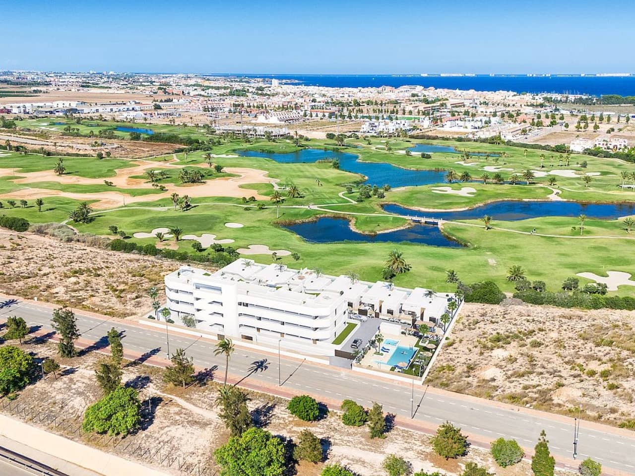 2 bedroom Apartment for sale in Los Alcazares with pool - € 292,000 (Ref: 9318239)