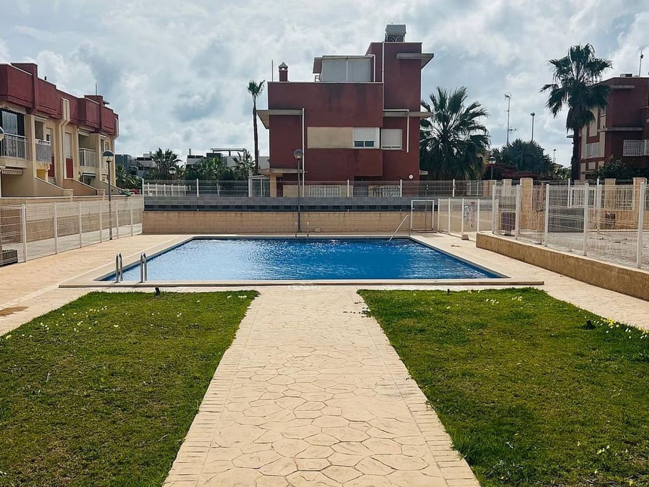 2 bedroom Apartment for sale in Orihuela Costa with pool - € 157,500 (Ref: 9318248)