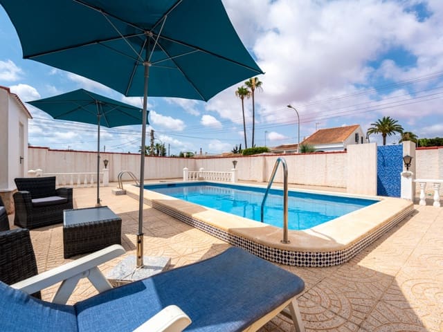 3 quarto Moradia para venda em La Siesta, Torrevieja com piscina - 399 000 € (Ref: 9318270)