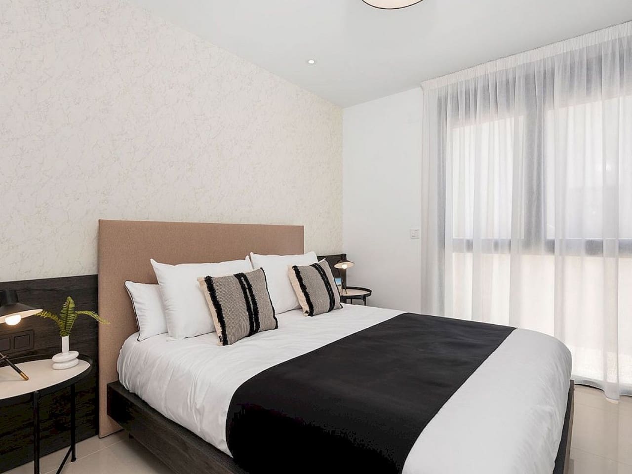 3 slaapkamer Villa te koop in Pueblo Bravo met zwembad - € 884.450 (Ref: 9318273)