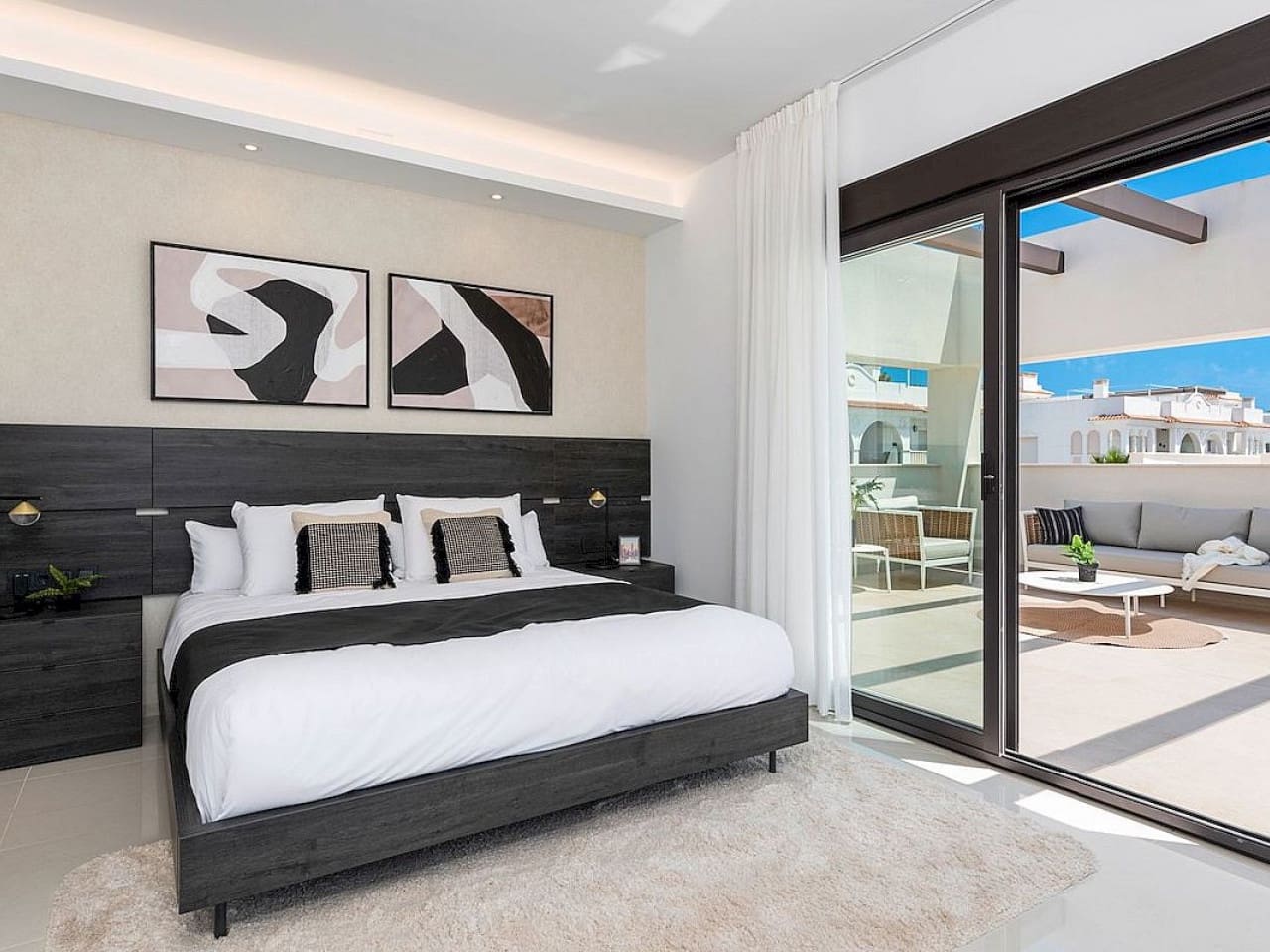 3 slaapkamer Villa te koop in Pueblo Bravo met zwembad - € 884.450 (Ref: 9318273)