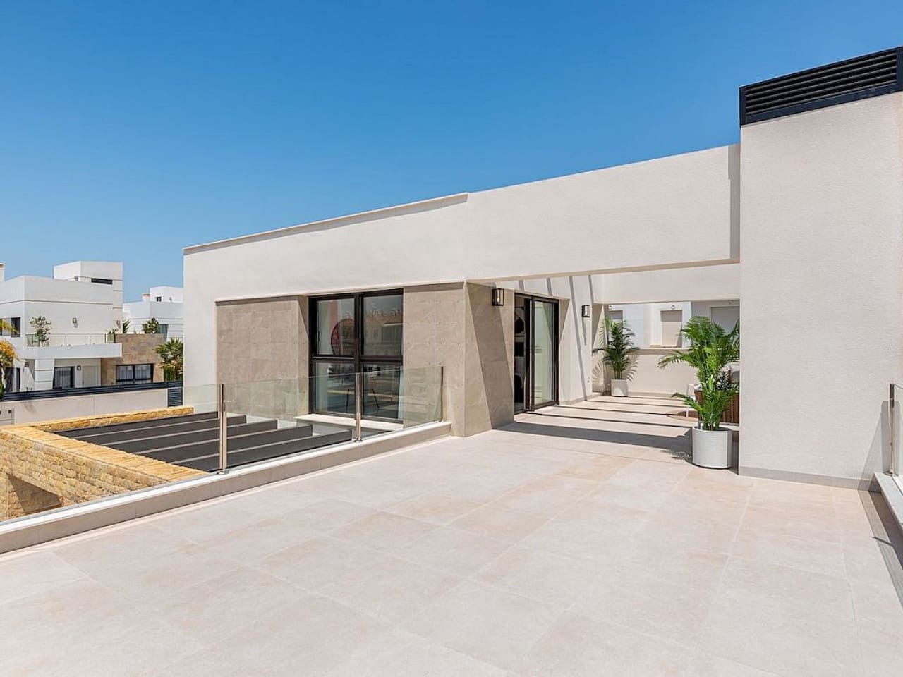 3 slaapkamer Villa te koop in Pueblo Bravo met zwembad - € 884.450 (Ref: 9318273)