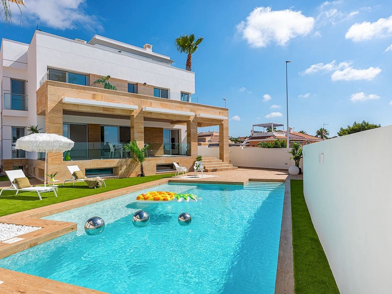 4 soverom Villa til salgs i Dona Pepa med svømmebasseng - € 821 910 (Ref: 9318275)