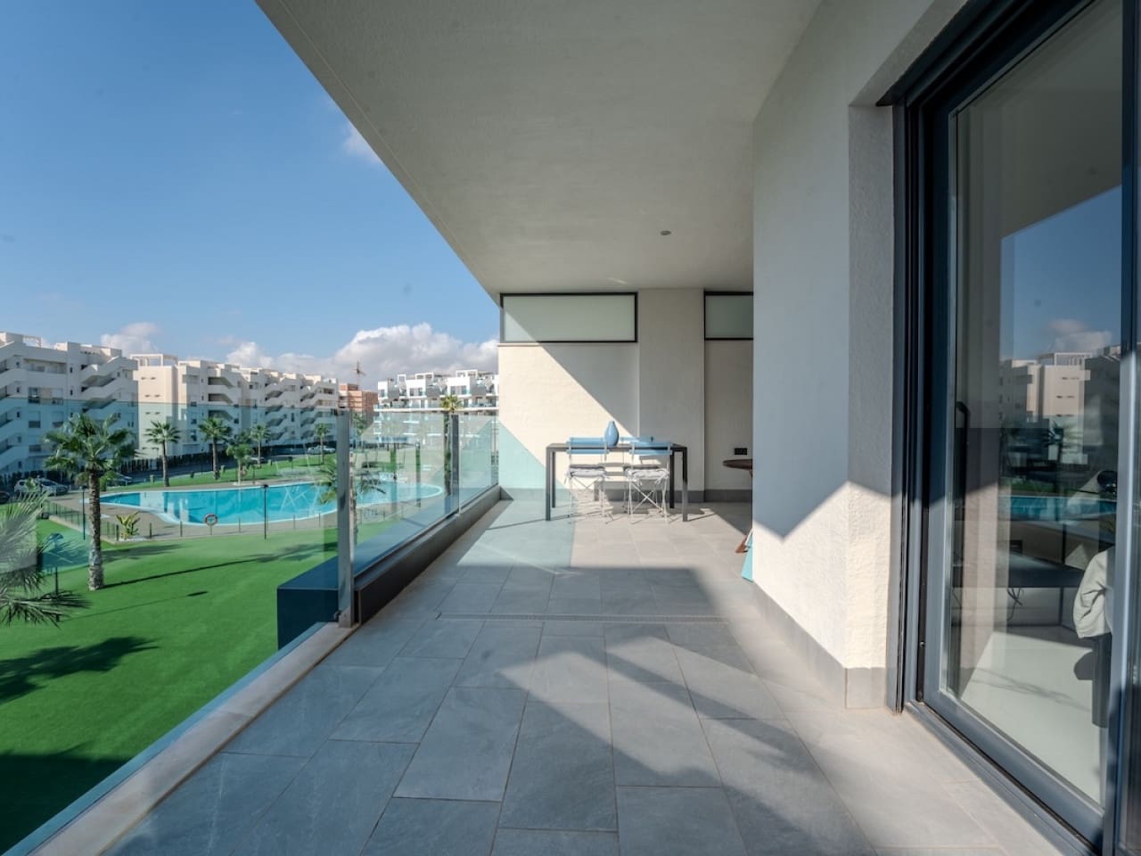 3 makuuhuone Huoneisto myytävänä paikassa El Raso mukana uima-altaan - 309 000 € (Ref: 9318288)