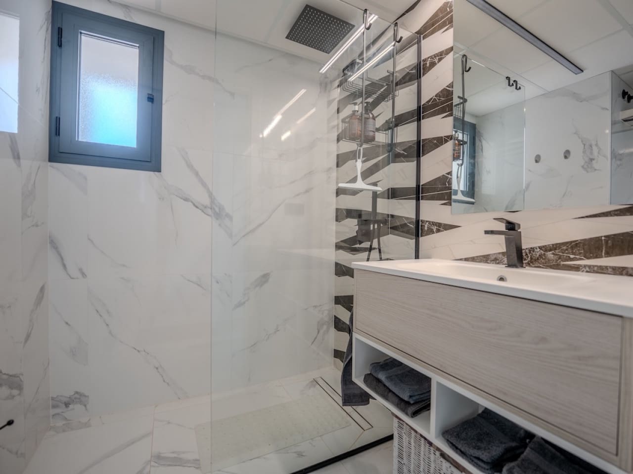 3 makuuhuone Huoneisto myytävänä paikassa El Raso mukana uima-altaan - 309 000 € (Ref: 9318288)