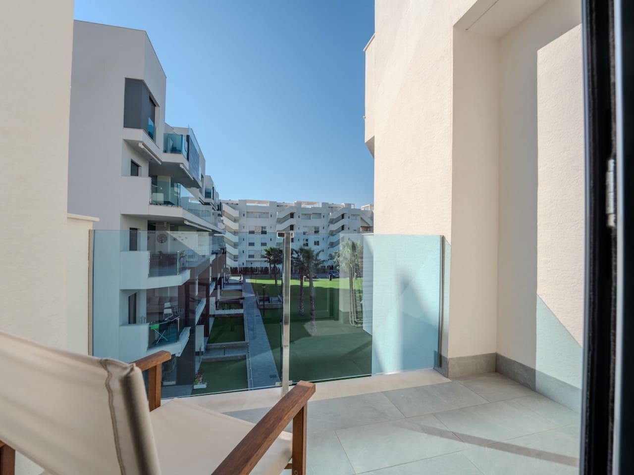 3 makuuhuone Huoneisto myytävänä paikassa El Raso mukana uima-altaan - 309 000 € (Ref: 9318288)