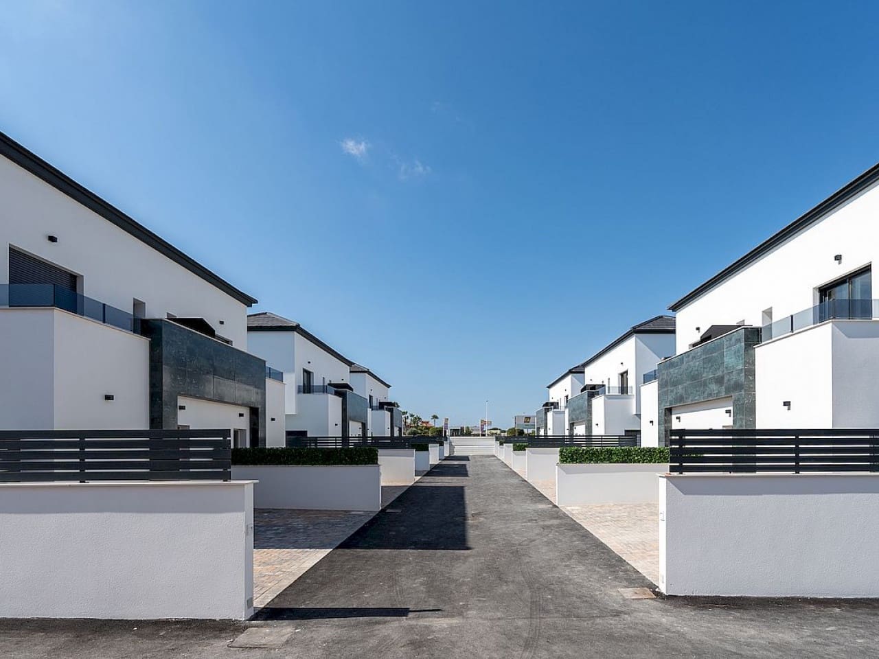 3 soveværelse Villa til salg i Gran Alacant med swimmingpool - € 350.000 (Ref: 9318294)