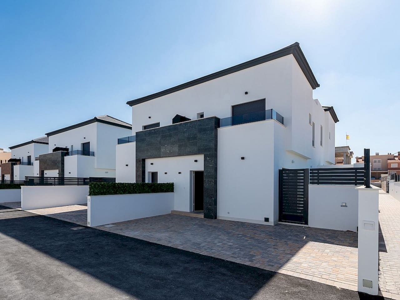 3 soveværelse Villa til salg i Gran Alacant med swimmingpool - € 350.000 (Ref: 9318294)