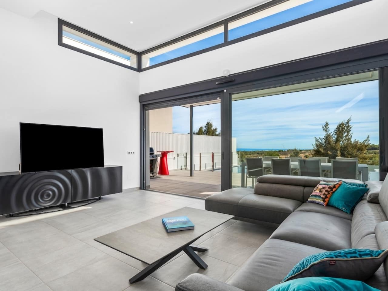 4 bedroom Villa for sale in San Miguel de Salinas with pool - € 695,000 (Ref: 9318332)