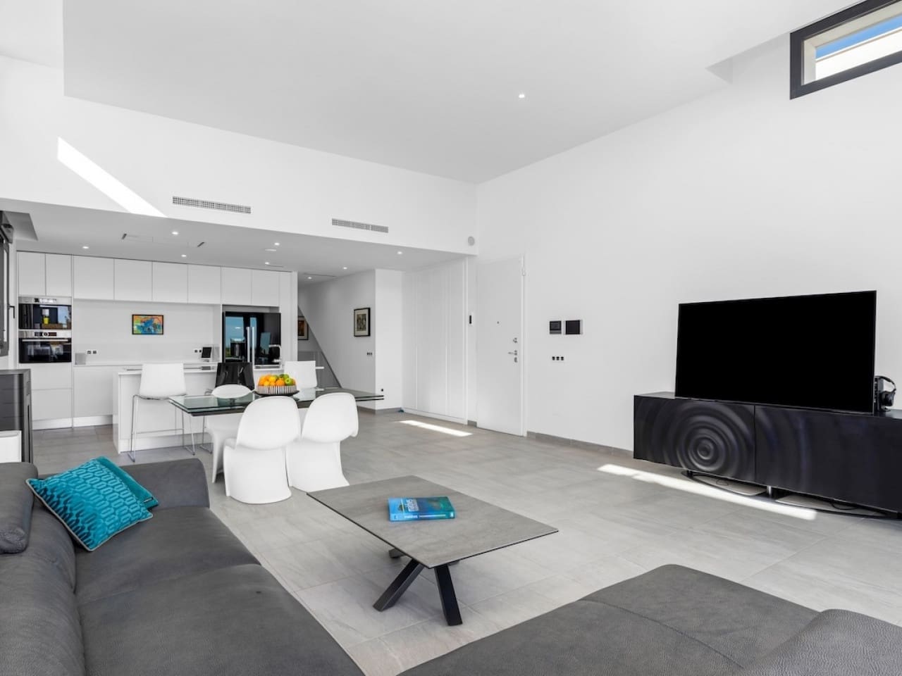 4 bedroom Villa for sale in San Miguel de Salinas with pool - € 695,000 (Ref: 9318332)