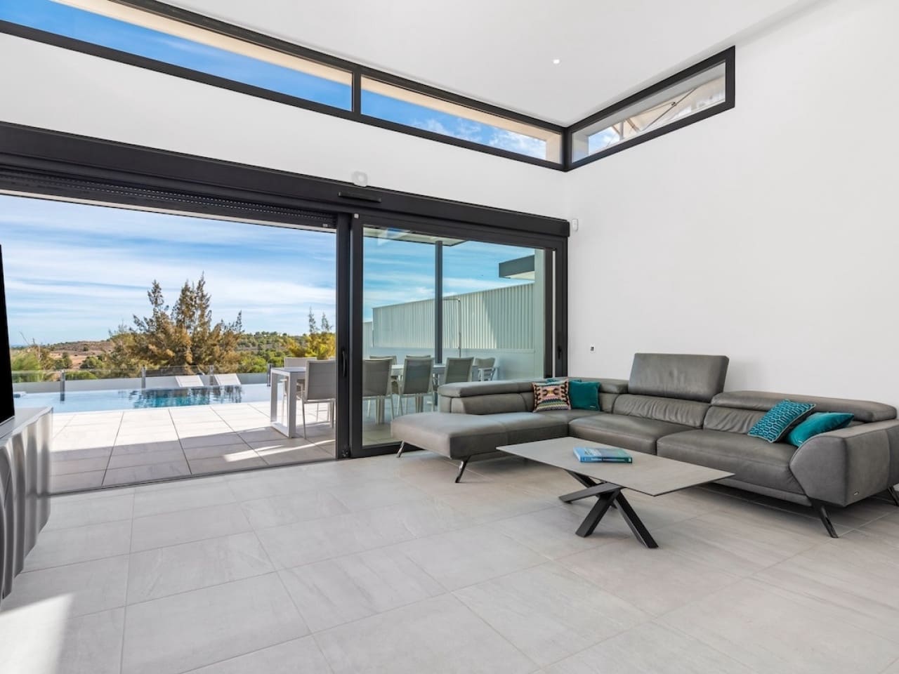 4 bedroom Villa for sale in San Miguel de Salinas with pool - € 695,000 (Ref: 9318332)