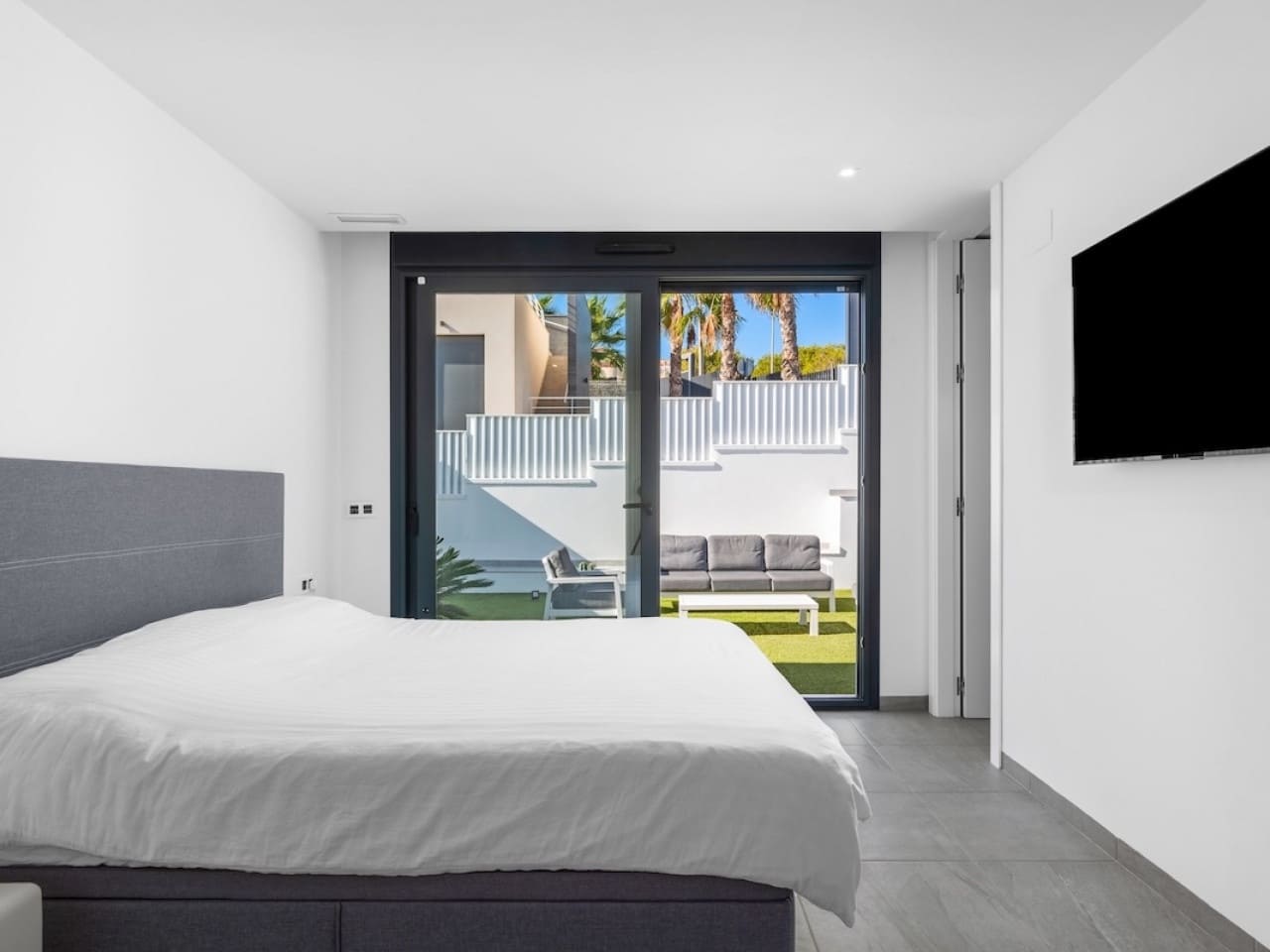 4 bedroom Villa for sale in San Miguel de Salinas with pool - € 695,000 (Ref: 9318332)